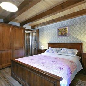 4 bedroom villa with pool near Svetvinčenat, Istria, sleeps 10